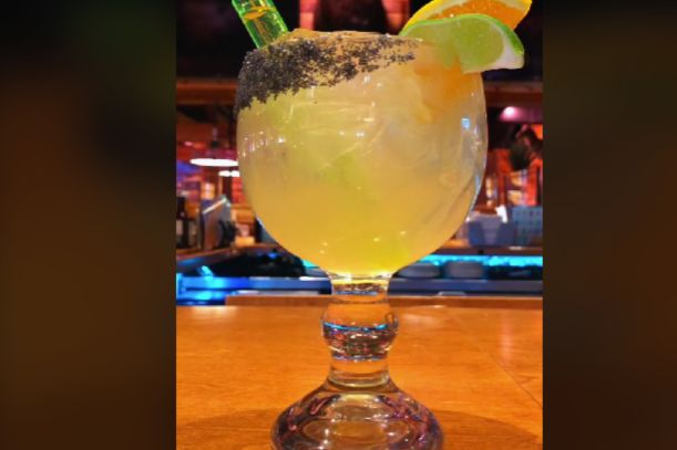 Texas Roadhouse Drinks Menu: Pairing Drinks with Meals