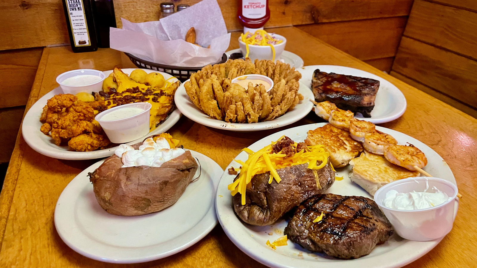 Texas Roadhouse Drinks Menu: Pairing Drinks with Meals